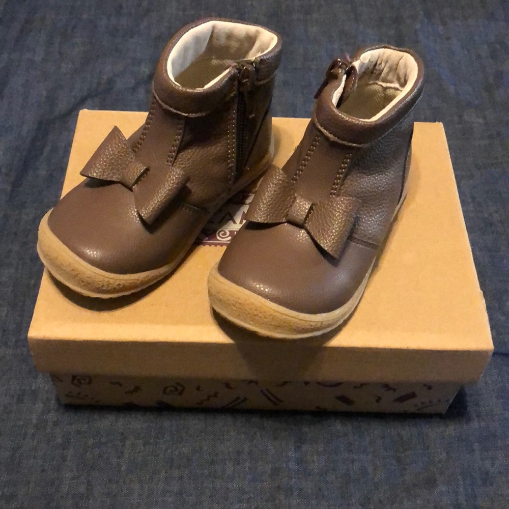 Hillary Bow Boot